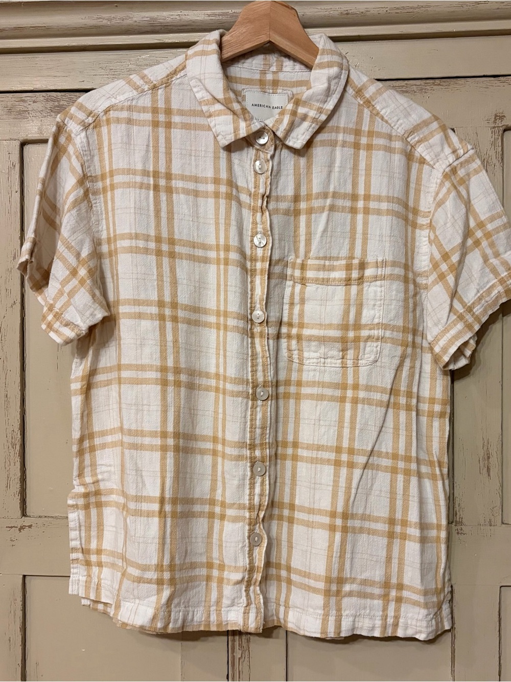American Eagle Linen Blend Plaid Button Down Top Size Medium Tan White Plaid